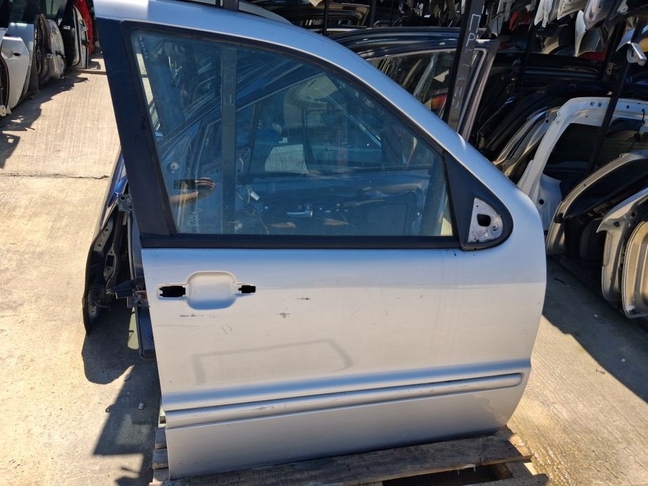 Врата Mercedes ML W163