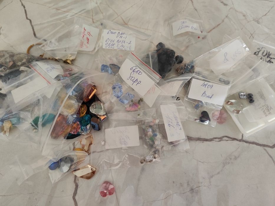 Продам камни своровски