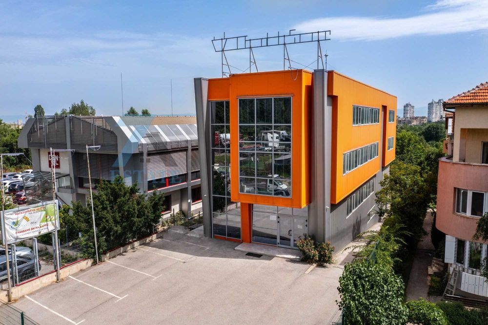 Продава се офис  в ж. кв  Младост 2