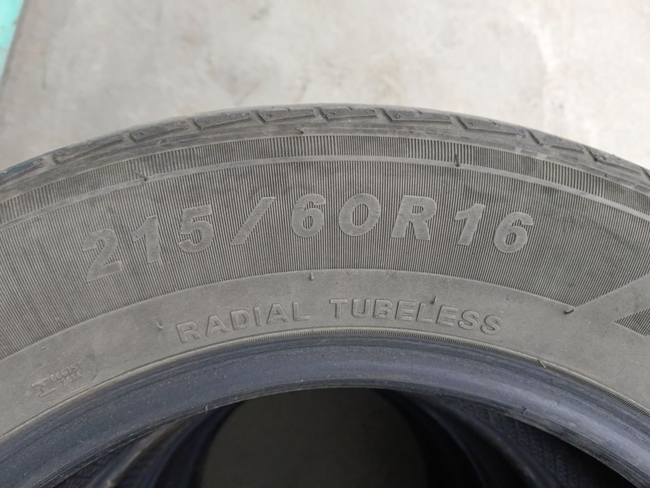 Б/у Шины 215/60 R 16.