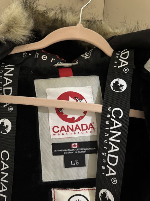 Geaca noua, nepurtata cu eticheta Canada Weather Gear
