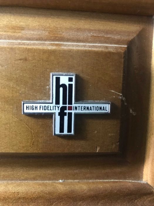 Ретро hi- fi шкаф запазен