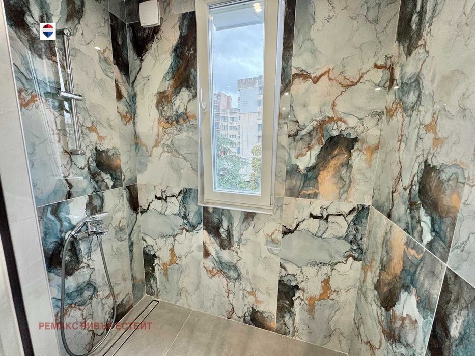 Дава се под наем Тристаен апартамент в Русе, Широк център - 110 кв.м за 790 € - Снимка #9