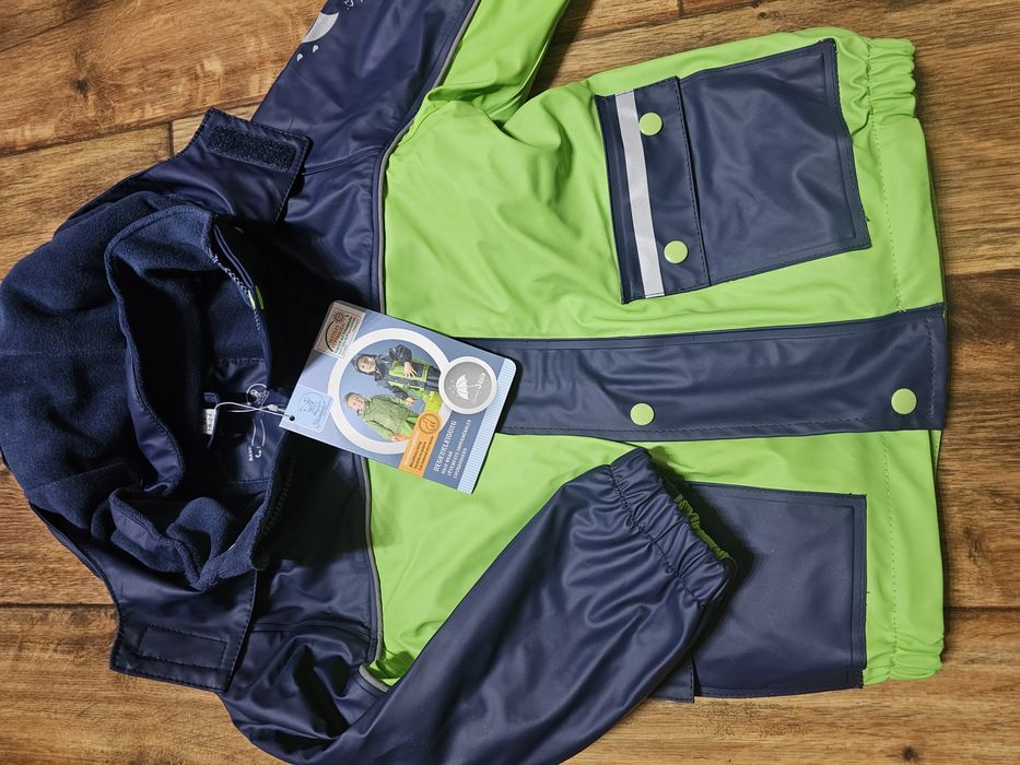 Продам новую куртку для мальчика