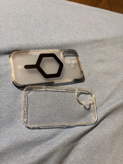 Iphone 17 кейсове