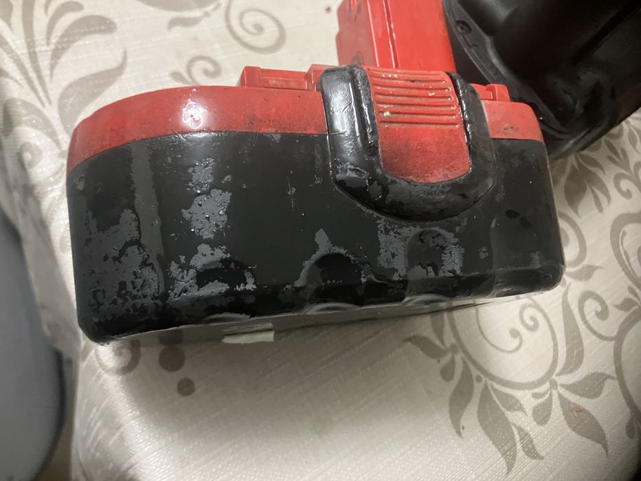 Acumulatori makita  cu incarcator