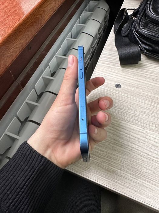 iPhone 13 128 GB Aybi yuq  81% region LL/A  rangi Pin kar Bor  480.0$