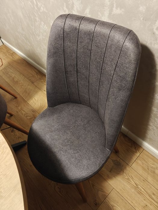 Vând 5 scaune pentru dining/bucătărie