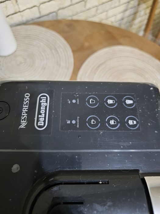 Кофемашина Delonghi (капсульная)