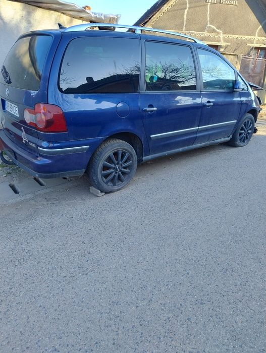 Vând vw șaran avariat