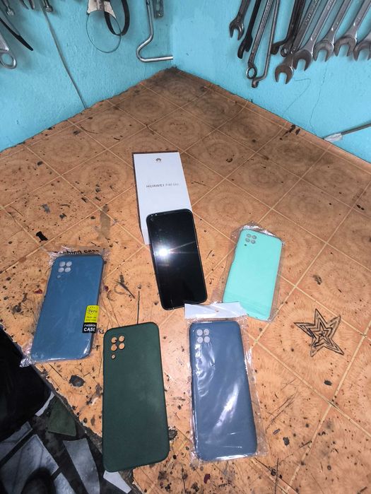 Telefoane redmi și Huawei