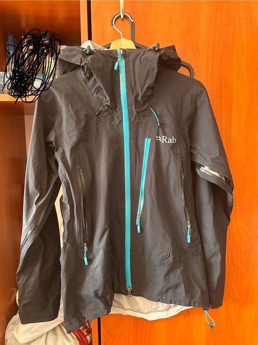 Нова цена Дамска мембрана  якеRab firewall XS