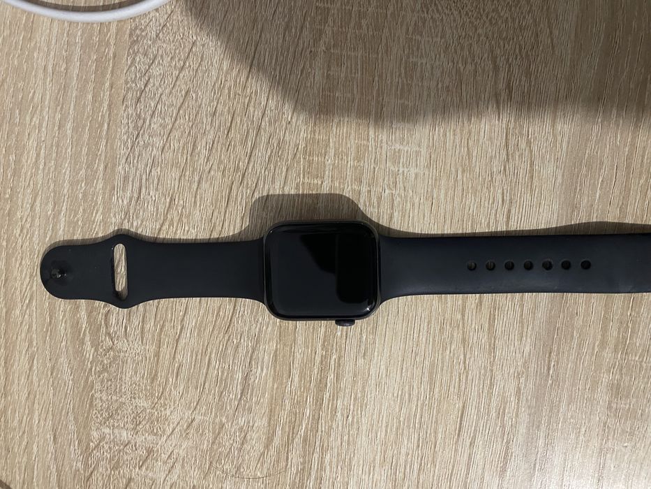 Продам Apple Watch 5, 44 mm, 64 Gb