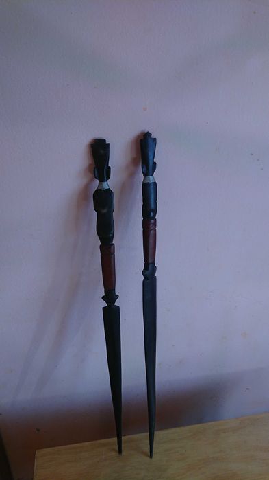 Sabie sculptata lemn Abanos