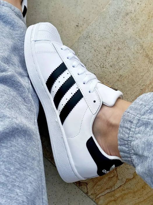 Erkaklar krasofkalari adidas
