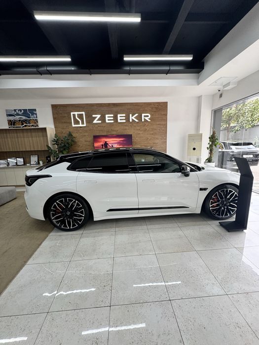 ПРОДАЕТСЯ Zeekr 001 Ultra plus 2025