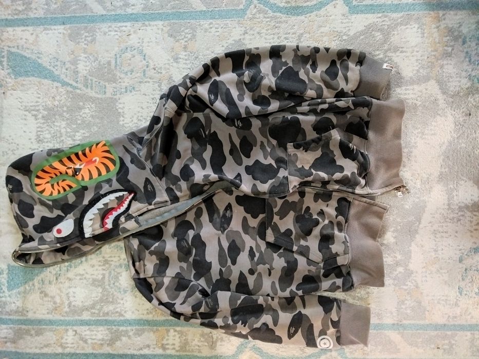 Продам bape shark