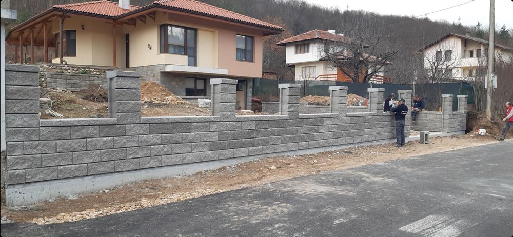 Врати,огради,парапети,метални конструкции.