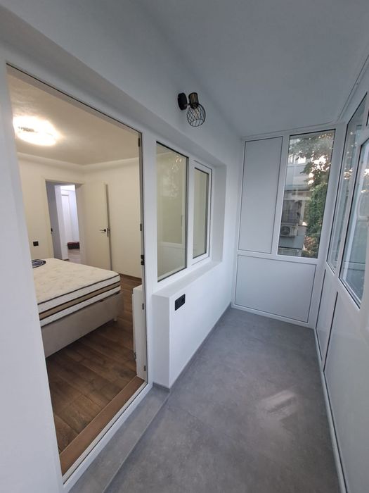 Apartament 3 camere – complet renovat, etaj 2/4, partial mobilat.