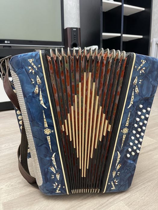 Баян старый антикварный