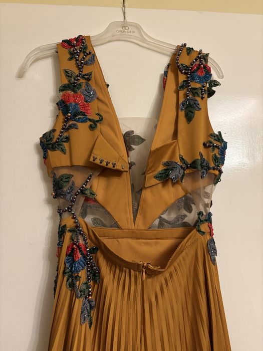 Vand rochie de ocazie/ de nasa