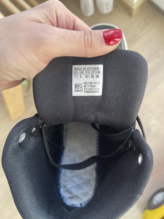 Маратонки Адидас, номер 38