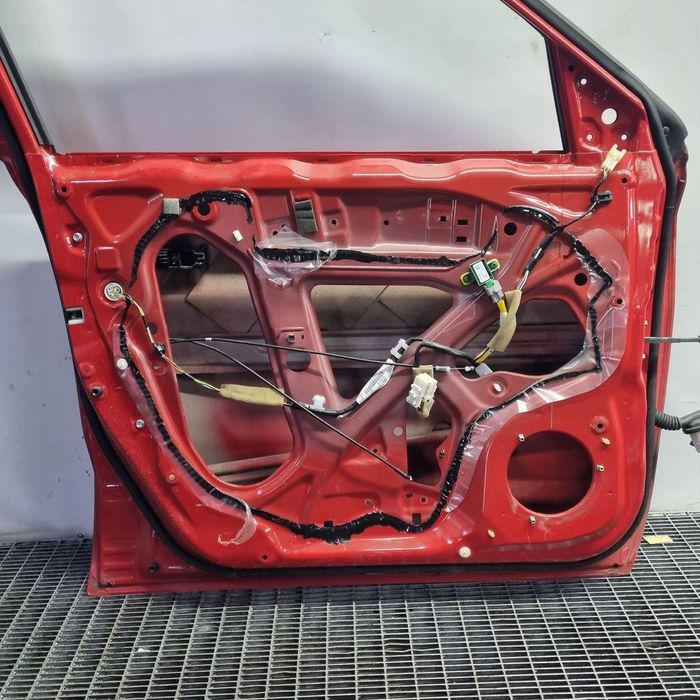 Usa Stanga Fata Suzuki Vitara IV 2014 - 2018 SUV 4 Usi Bright Red A9HC45 (1288) FARA GEAM