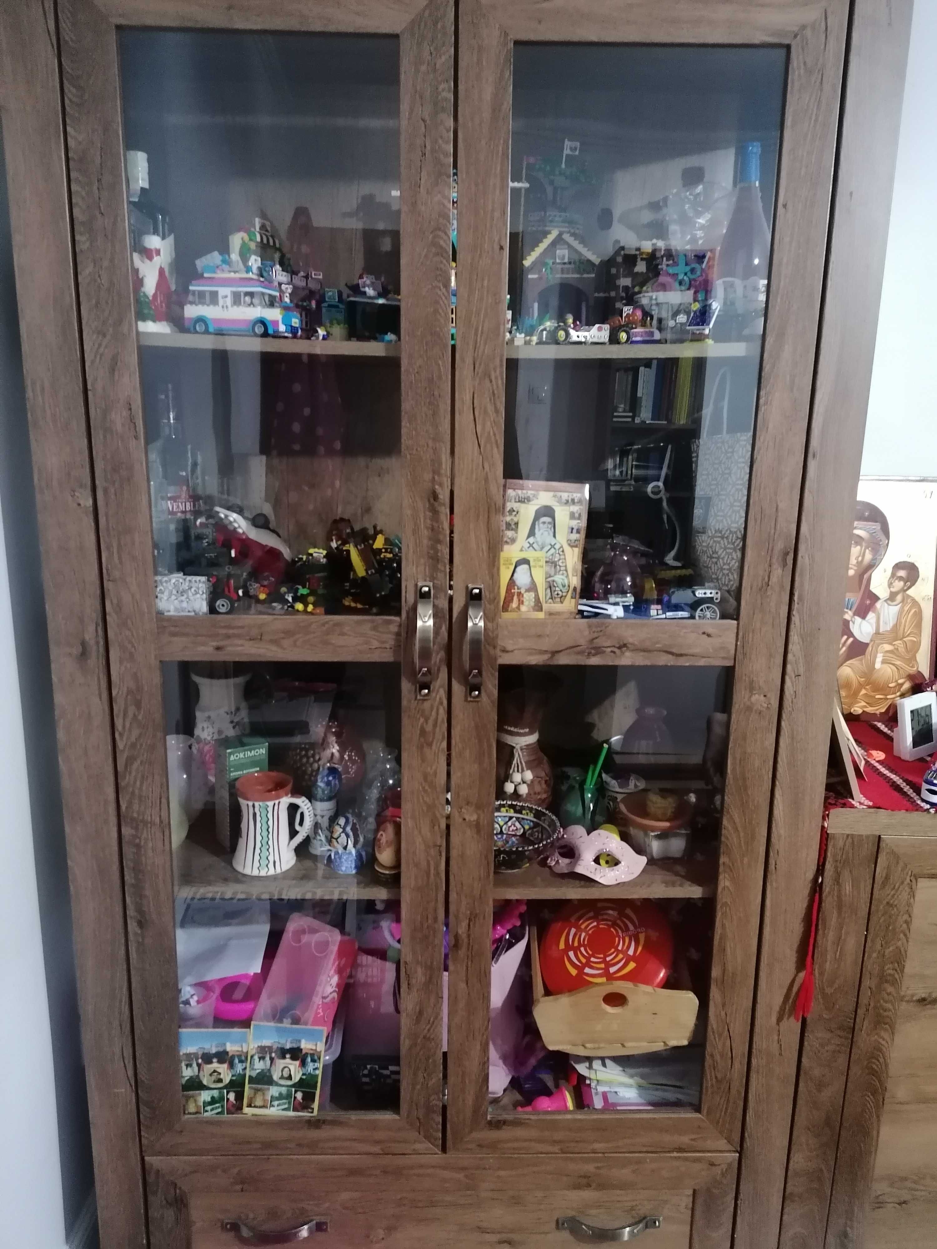 Vitrina Jungen Jysk Iasi • OLX.ro