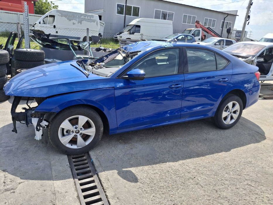 Dezmembrez Skoda Octavia IV 1.0 TSI DLAA 110 cai 4400 km an 2024