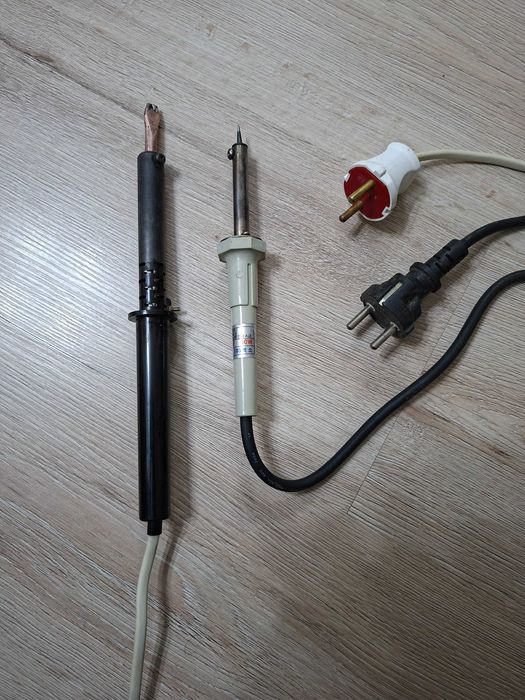 Продам 2 паяльника на 30w и на 100w.