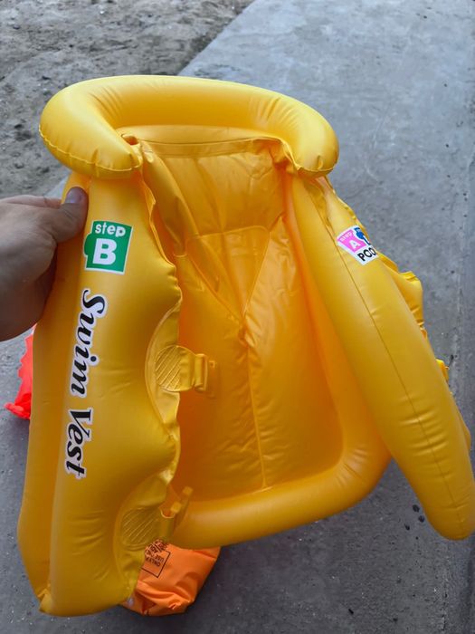 Жилет для плавания