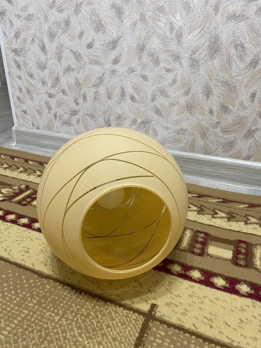 Продам люстры