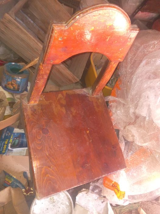 Продам стулья дубовые ретро   крепкие