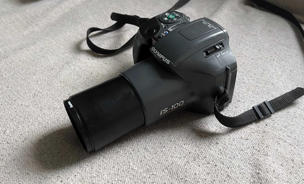 Camera foto film 35 mm Olympus IS-100 obiectiv 28-120mm