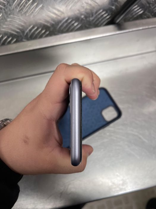 Айфон 11 в идеально состоянии