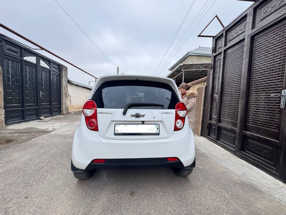 Спарк мошинаси сотилади