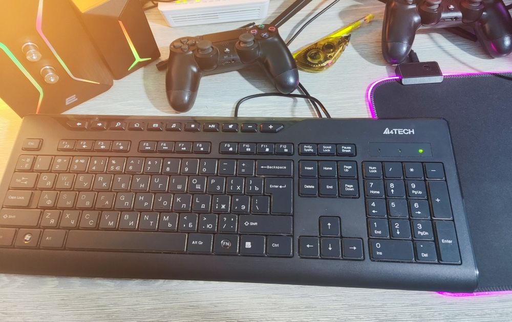 Kompyuter sotiladi tuliq set tayor hamma narsasi ichiga