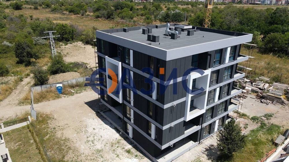 Продава се Тристаен апартамент в Несебър - 85 кв.м за 1381 €/кв.м - Снимка #1