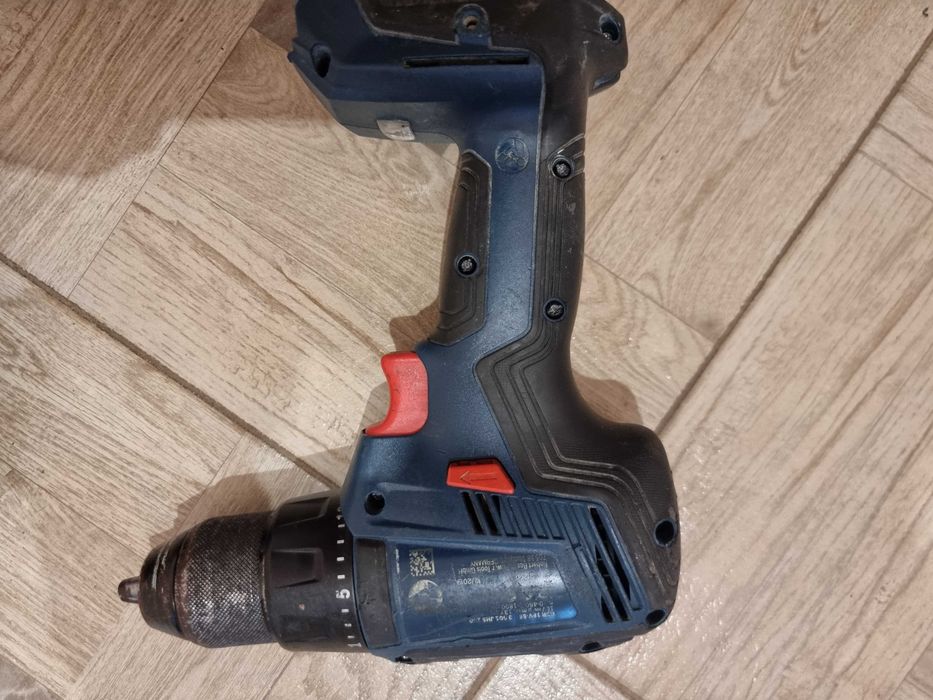 Прободен трион BOSCH GST 18V-Li S и винтоверт GSR 18V-55