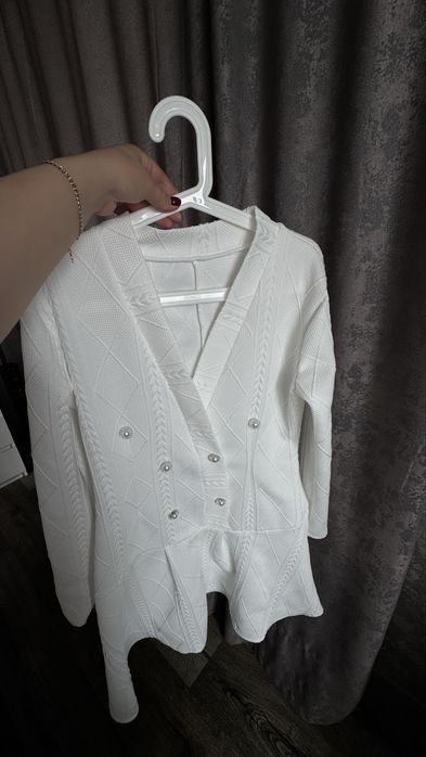 Продам женские вещи