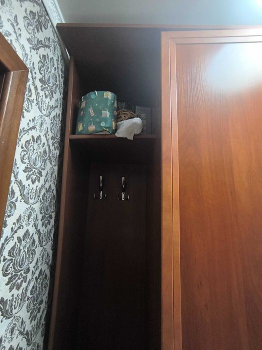 Продам прихожую.