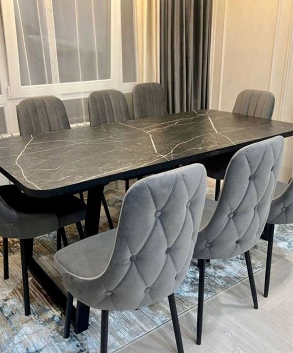 Стол со стульями