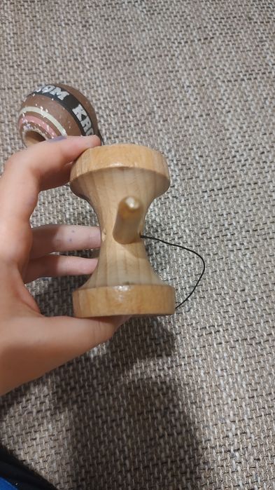 Kendama Krom Strogo Neapolitan Chocolate.Pret:450 ușor negociabil transport inclus.