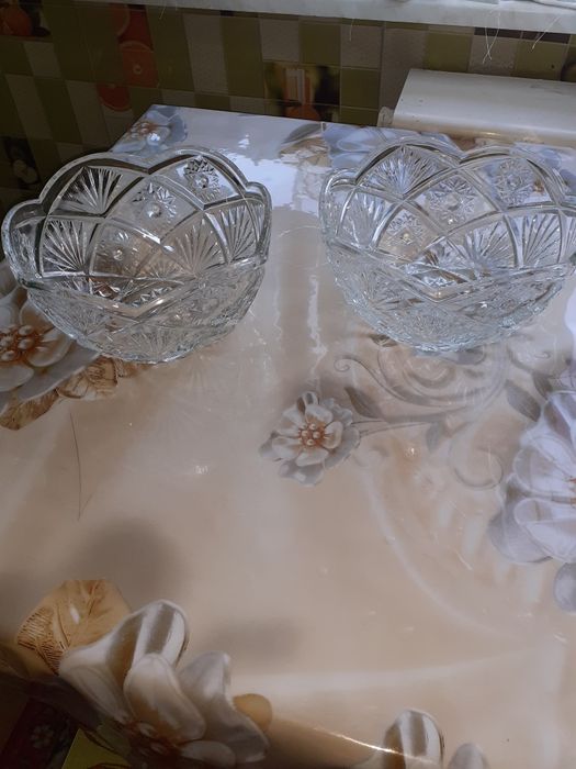 Продам хрустальные вазы