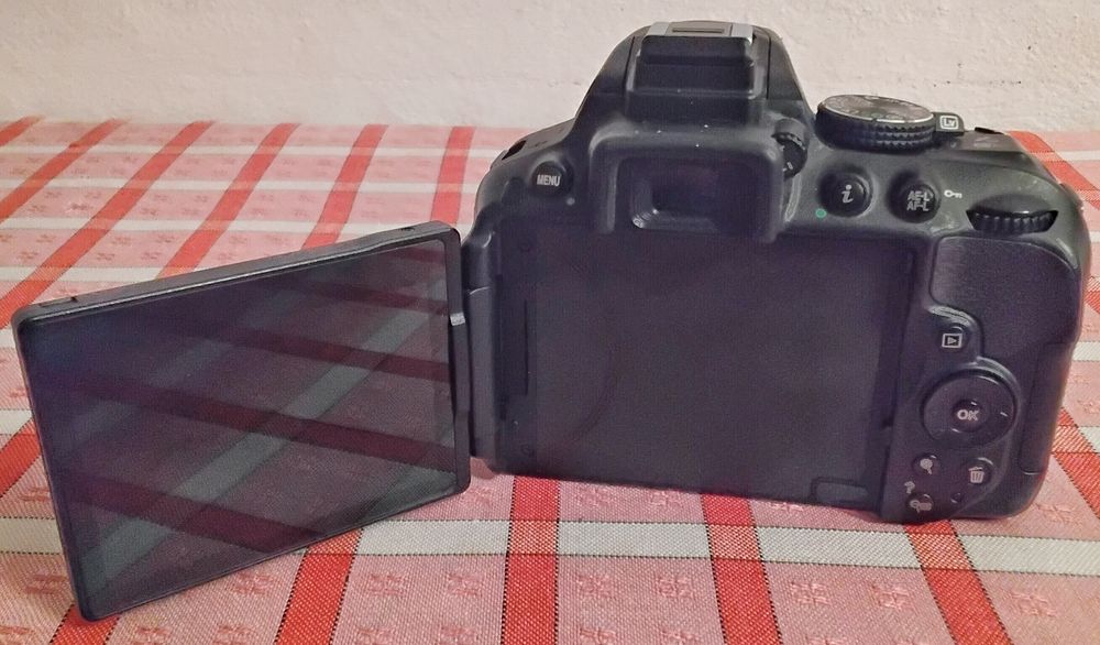 Продам фотоаппарат nikon d5300.