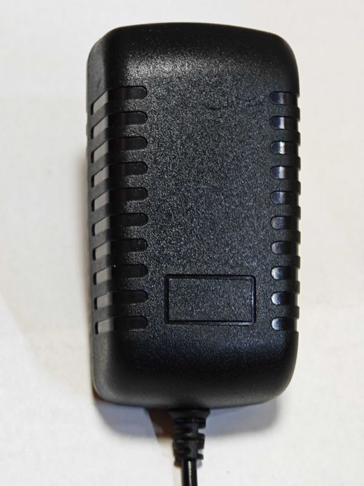 DC ЗАРЯДНО 12V / 2,0A  за Акумулаторни батерии/уреди/инструменти