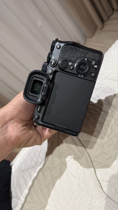 Sony a7 s3 body sotiladi