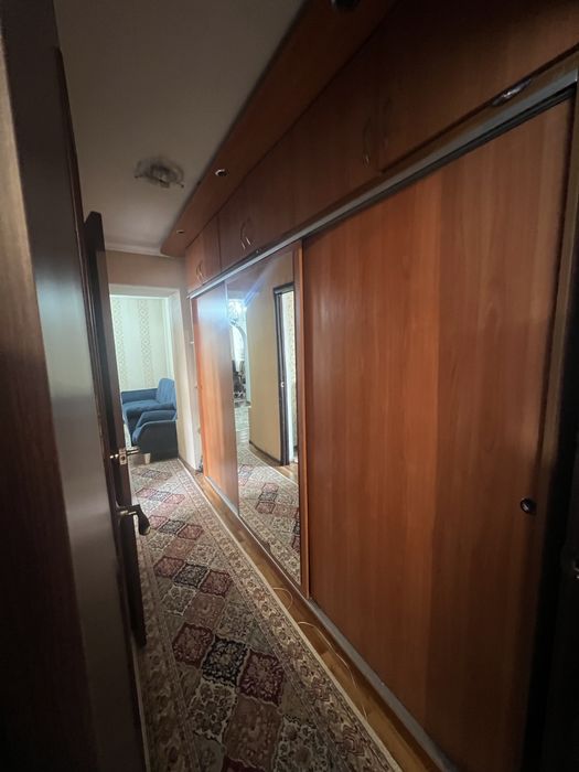 Продается шкаф с зеркалом