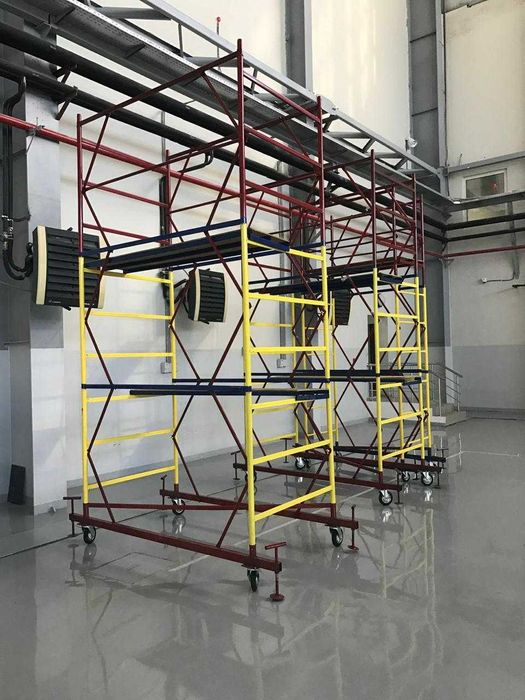 Строительные леса, вышка-тура на колесах