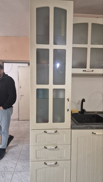 Сет Кухня с включени шкафове, плот, място за миалня, печка, пералня,..